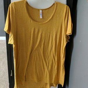 LuLaRoe T shirt in mustard, nwot sz 3xl